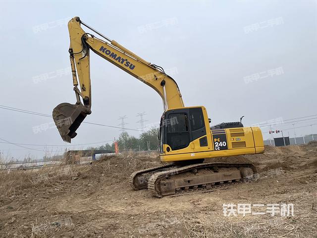 小松PC240LC-8M0挖掘机