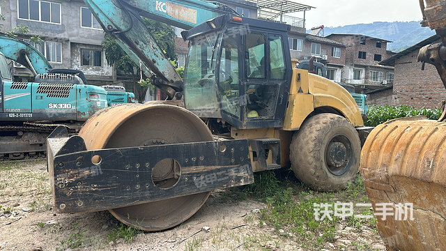 整机左侧（设备外观及核心部件）