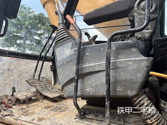 驾驶室整体（整机外观）