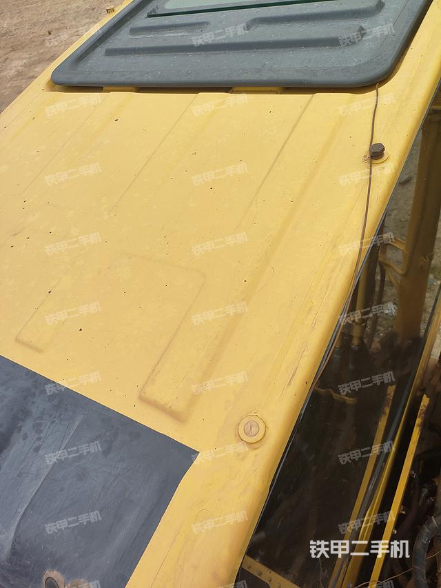 驾驶室顶部（整机外观）