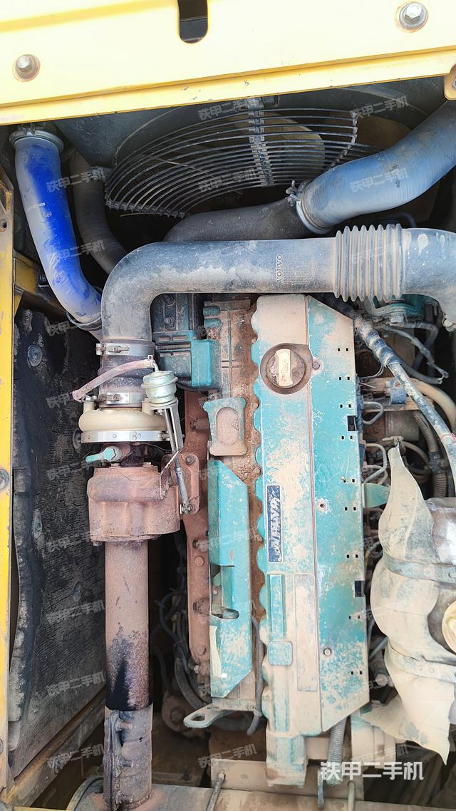 驾驶室顶部（整机外观）