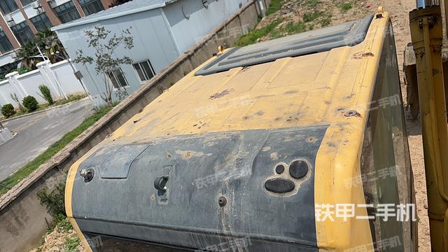 驾驶室顶部（整机外观）