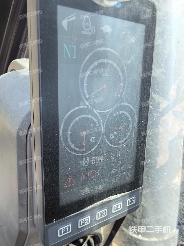 驾驶室整体（整机外观）