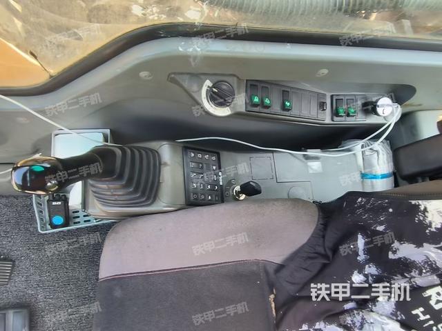 驾驶室整体（整机外观）