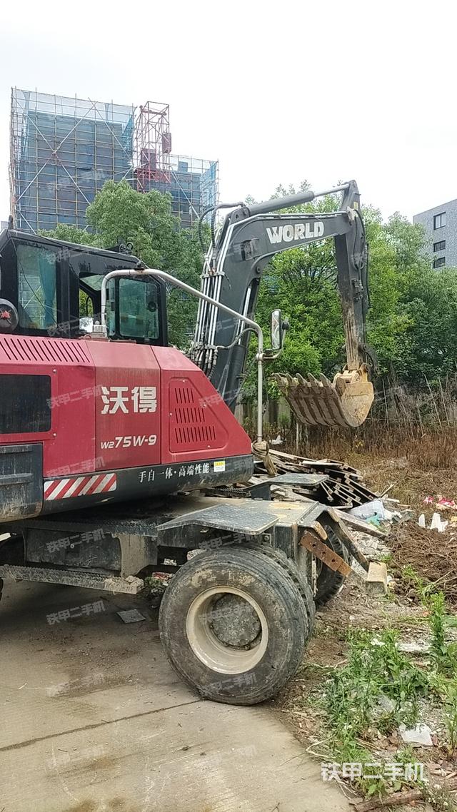 驾驶室顶部（整机外观）