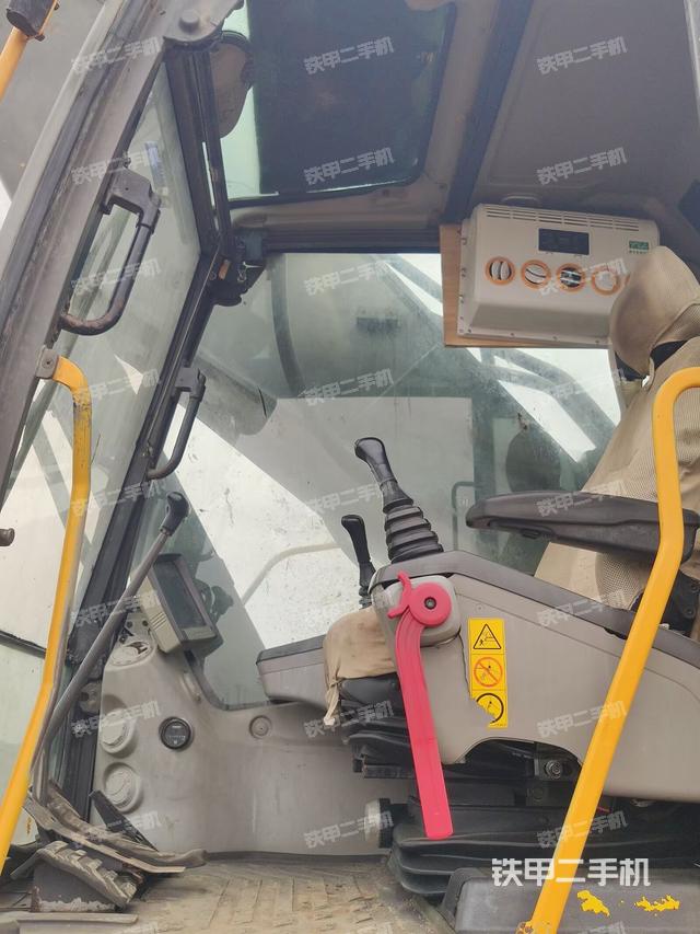 驾驶室整体（整机外观）