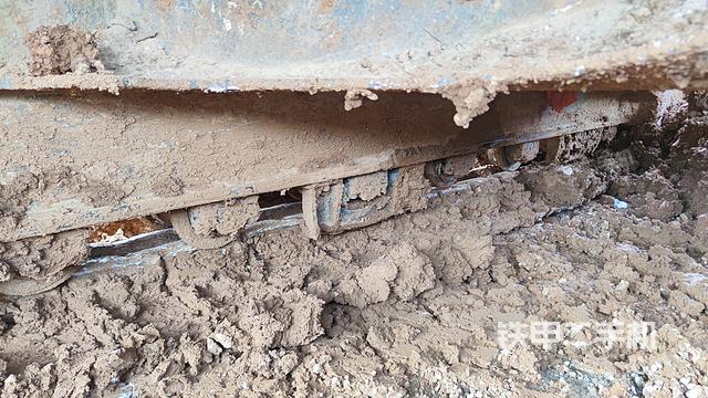 回转马达和主控阀（整机外观）