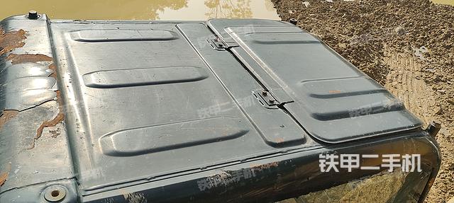 驾驶室顶部（整机外观）