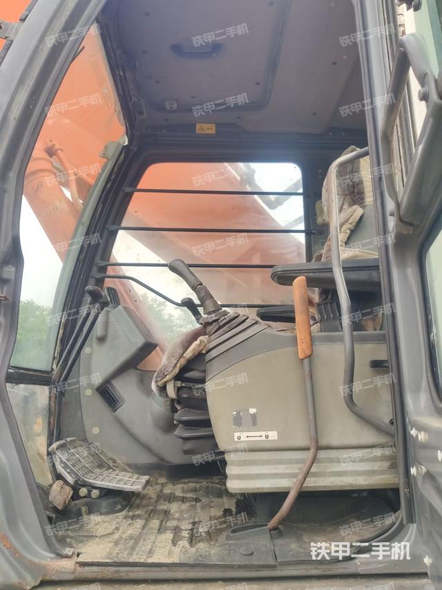 驾驶室整体（整机外观）