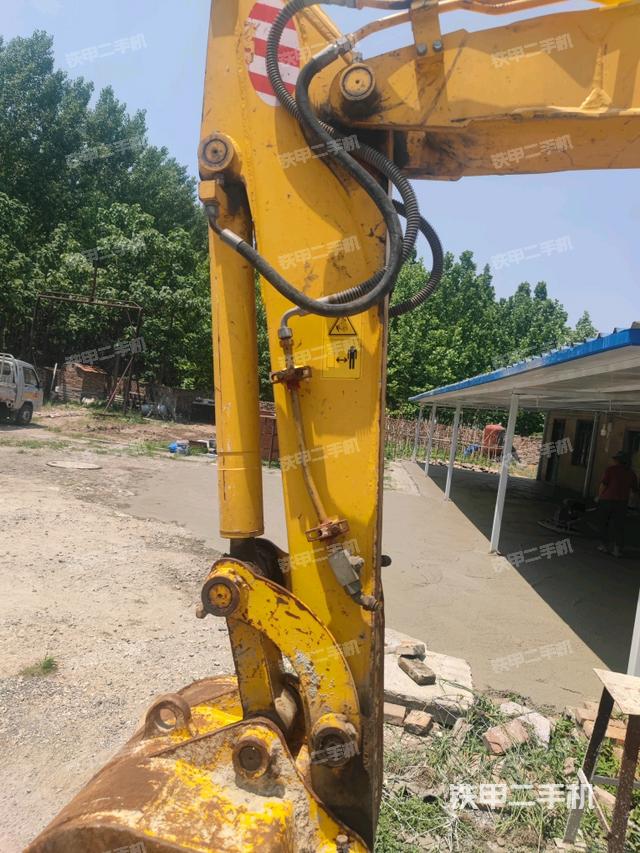 小臂整體左后(工作和回轉(zhuǎn)裝置) 小臂整體左后(工作和回轉(zhuǎn)裝置)