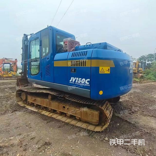 驾驶室顶部（整机外观）