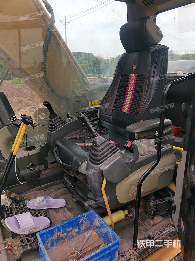 驾驶室整体（整机外观）