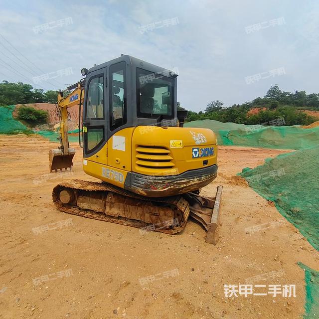 驾驶室顶部（整机外观）