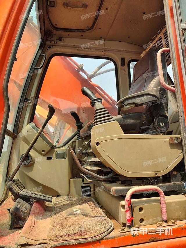 驾驶室整体（整机外观）