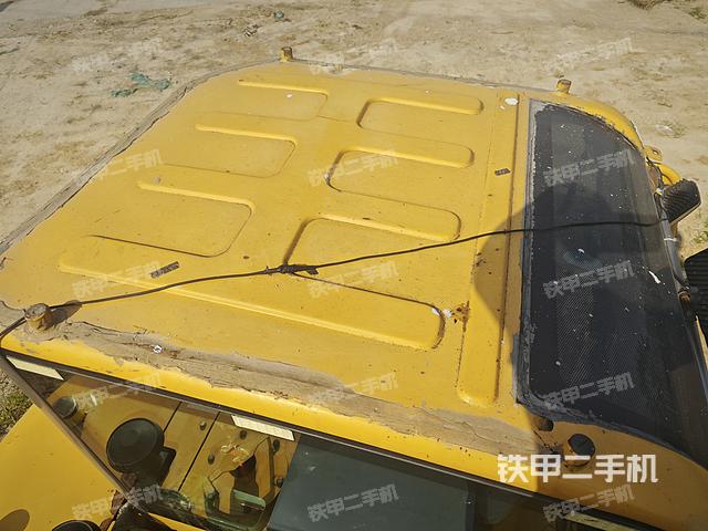 驾驶室顶部（整机外观）