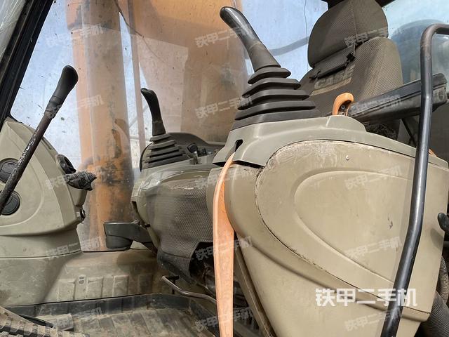 驾驶室整体（整机外观）