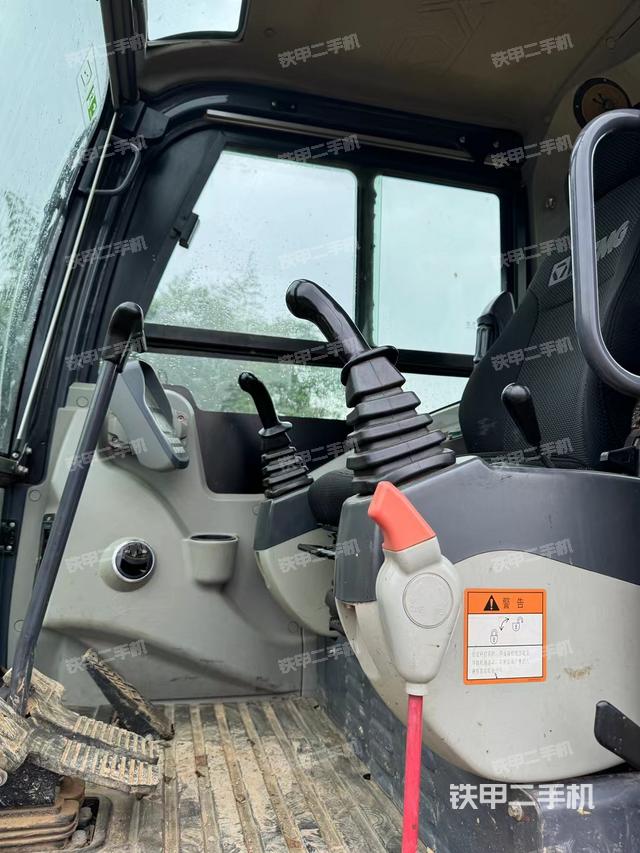 驾驶室整体（整机外观）