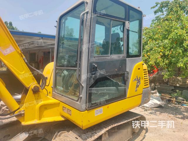 ?駕駛室正側(cè)(駕駛室部分) ?駕駛室正側(cè)(駕駛室部分)