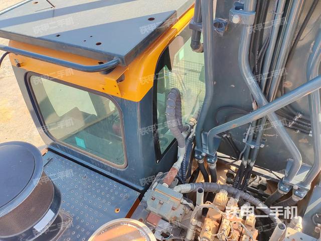 整机左侧（设备外观及核心部件）