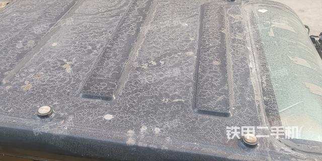 驾驶室顶部（整机外观）