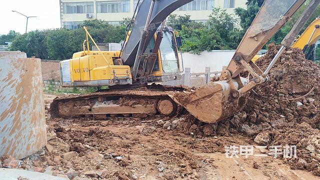 驾驶室整体（整机外观）