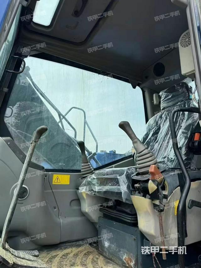 驾驶室整体（整机外观）