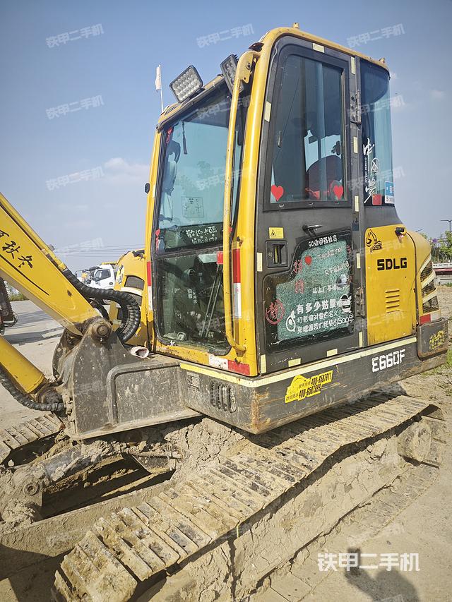 驾驶室整体（整机外观）