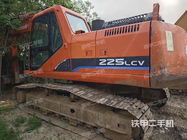 斗山DH225LC-7挖掘机