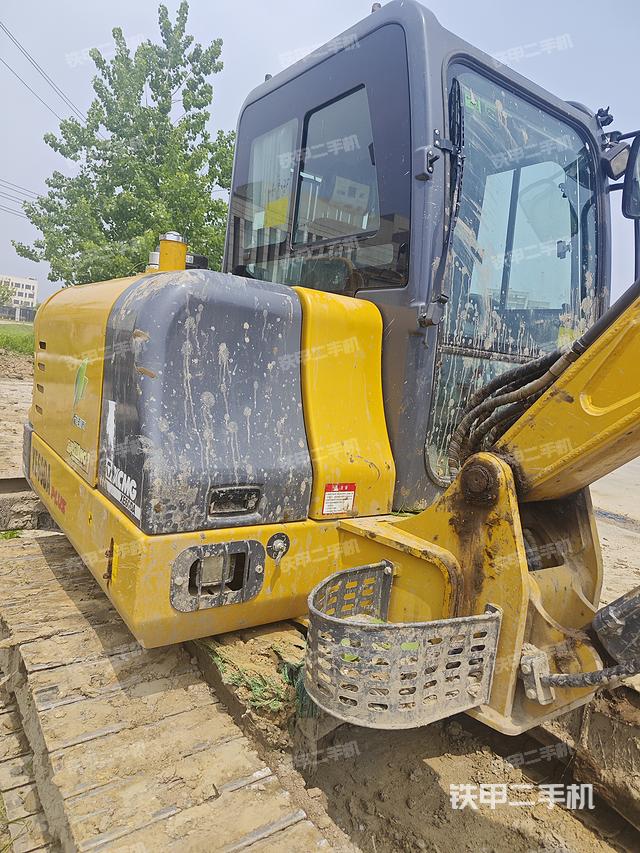 驾驶室整体（整机外观）