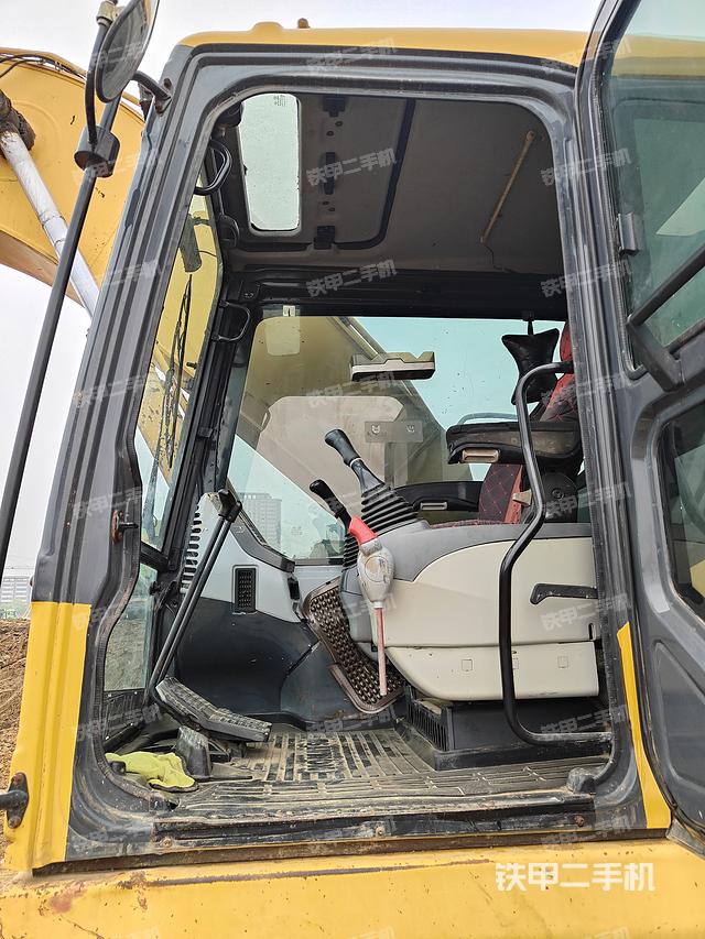 驾驶室整体（整机外观）