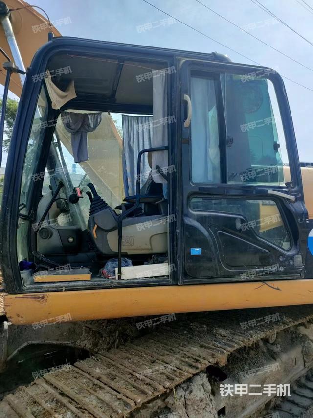 驾驶室整体（整机外观）