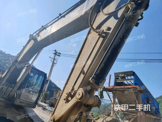 小臂整体左后（工作和回转装置）