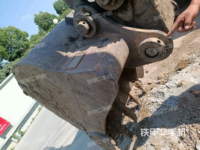 铲斗右后整体（工作和回转装置）