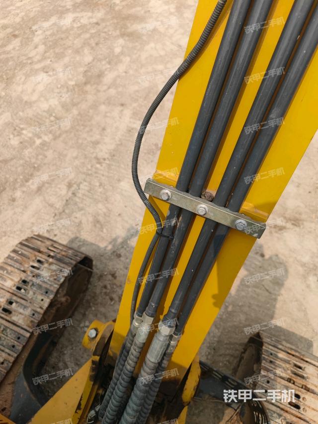 大臂背部俯视（工作和回转装置）