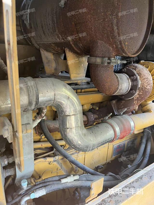 发动机右侧（整机外观及大件）