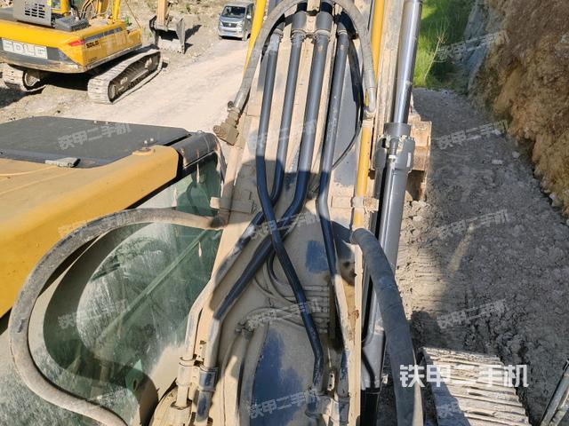 大臂背部俯视（工作和回转装置）