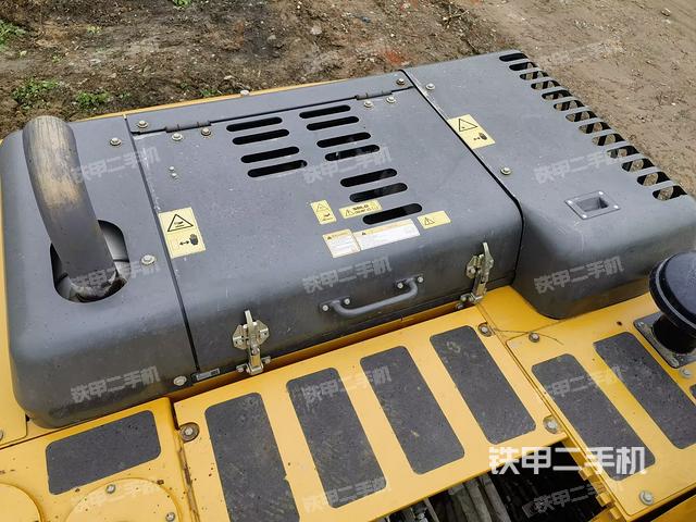 驾驶室顶部（整机外观）