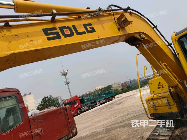 小臂整體右前(工作和回轉(zhuǎn)裝置) 小臂整體右前(工作和回轉(zhuǎn)裝置)