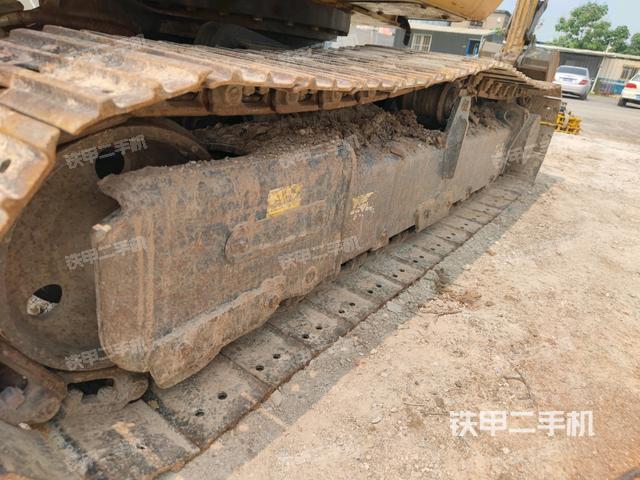 右侧履带整体 (行走机构) 右侧履带整体 (行走机构)