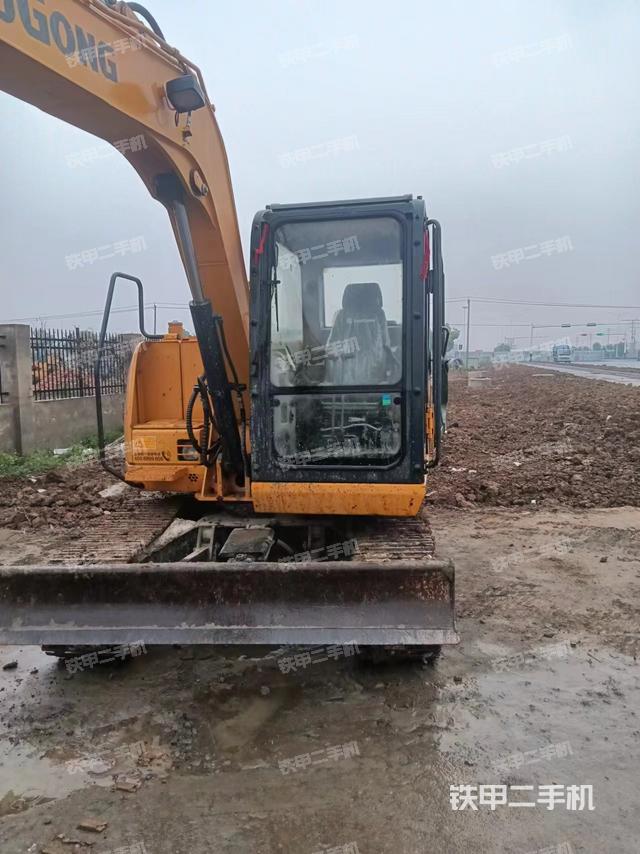 驾驶室整体（整机外观）