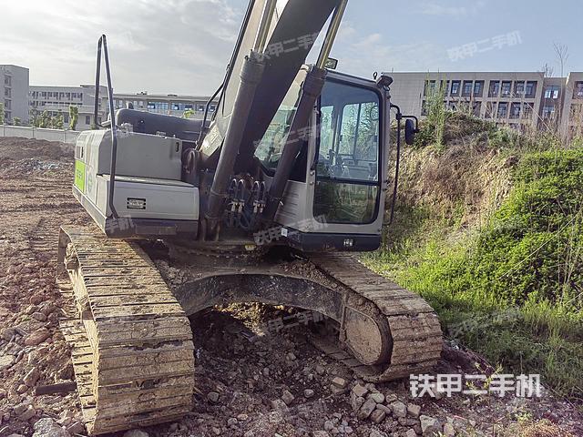 中联重科ZE215E-10挖掘机