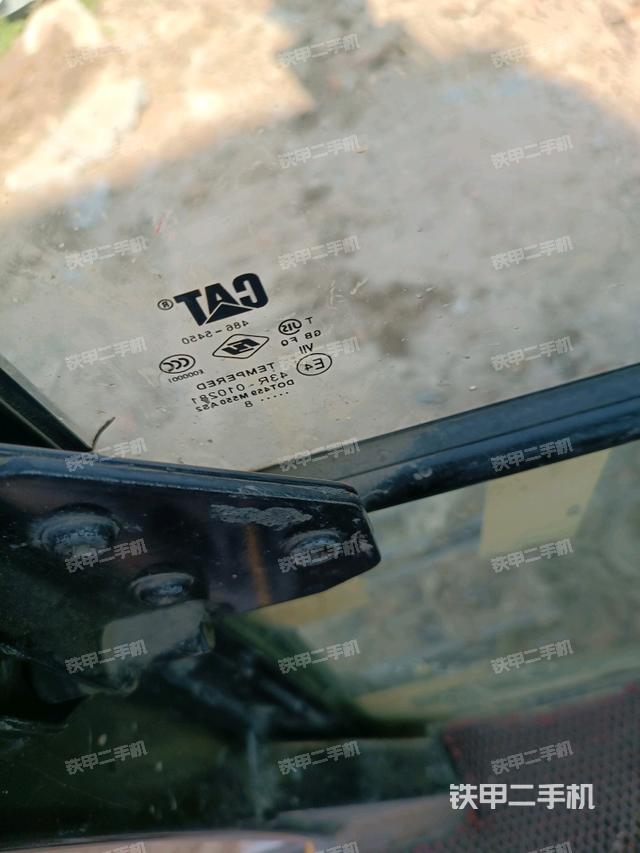 后窗玻璃角标（驾驶室部分）