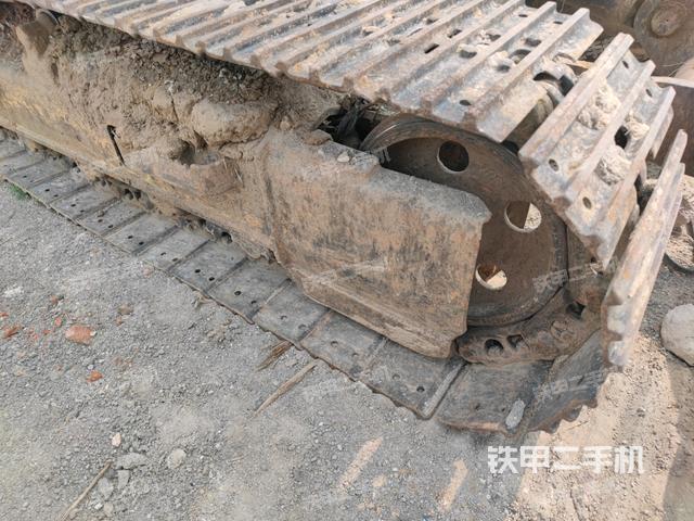 右側(cè)履帶整體?(行走機(jī)構(gòu)) 右側(cè)履帶整體?(行走機(jī)構(gòu))