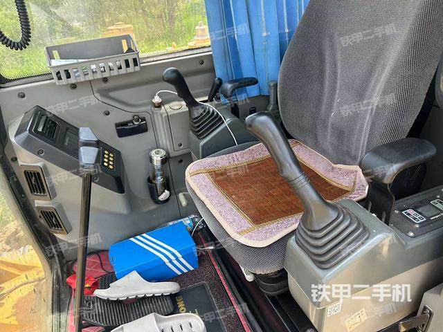 驾驶室整体（整机外观）