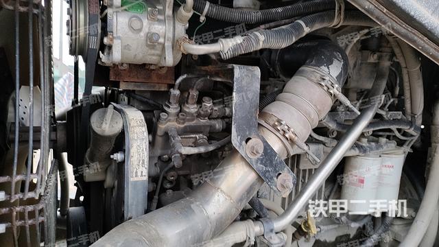 发动机右侧（整机外观及大件）