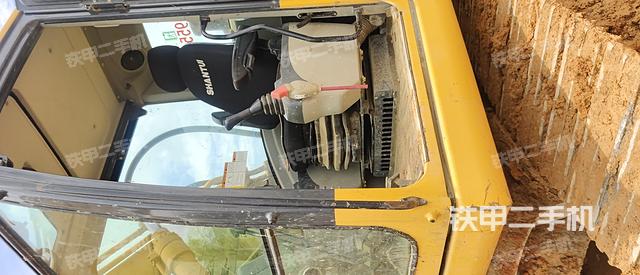 驾驶室整体（整机外观）