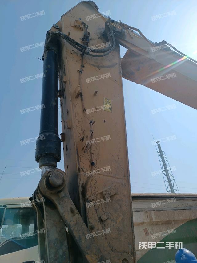 小臂整体左后（工作和回转装置）