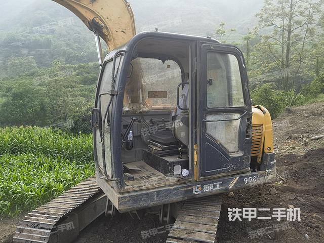 驾驶室整体（整机外观）