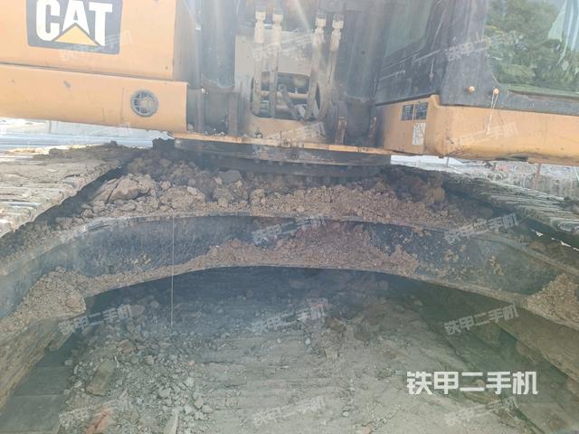 转盘和下车架正前（工作和回转装置）