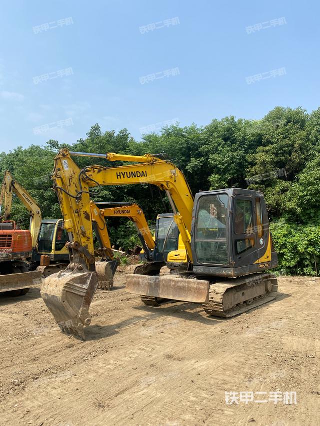 现代R80-7挖掘机